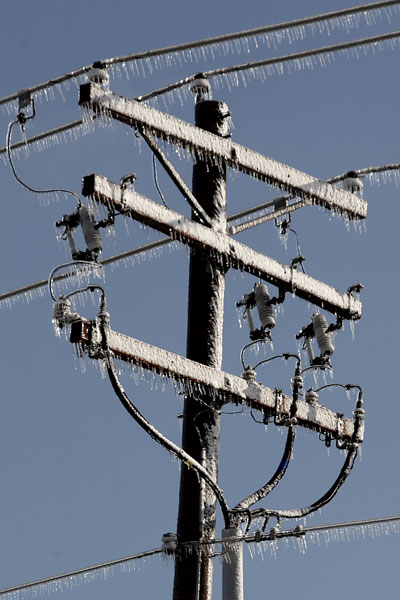 Iced_power_lines2